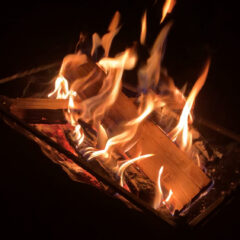 焚き火の魅力とは？？