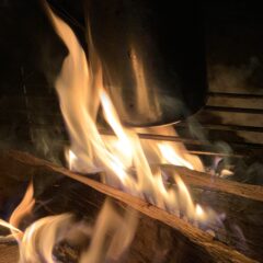 雨キャンプでも焚き火ってできますか？？