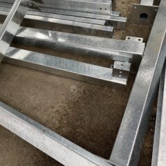 鉄骨を建てるには？