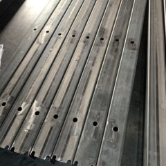 角パイプで壁の下地をつくるには？